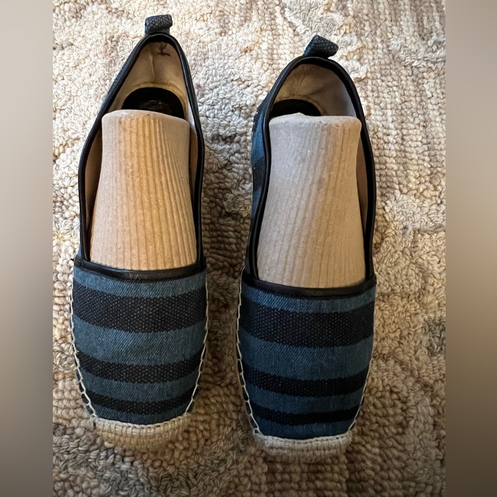 Vince Comuto Striped Blue and Black fabric Espadrilles 7.5/ 37.5
